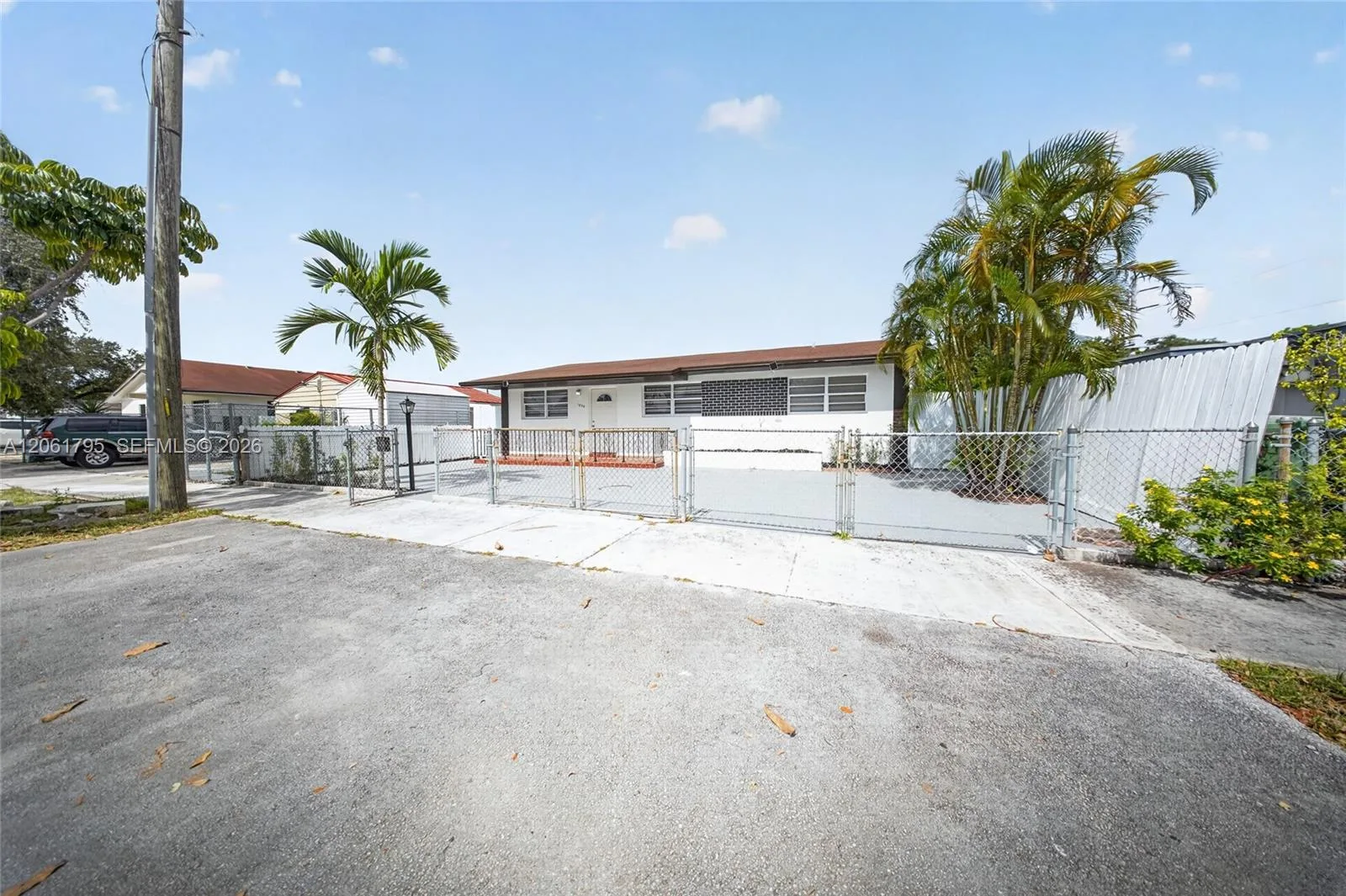 1055 NW 32nd Ct, Miami, FL 33125 photo 11