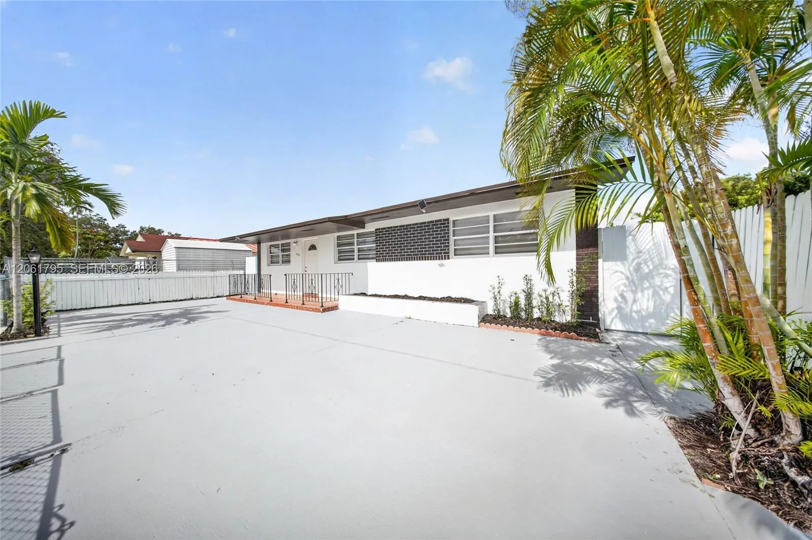 1055 NW 32nd Ct, Miami, FL 33125 photo 12