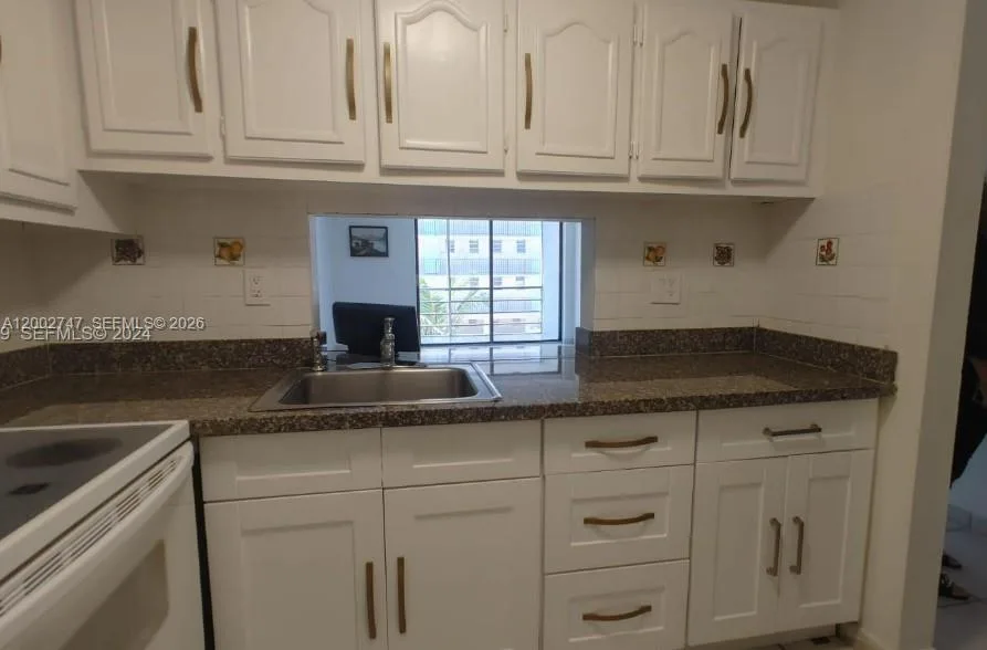 2935 NE 163rd St # 4Q, North Miami Beach, FL 33160 photo 5