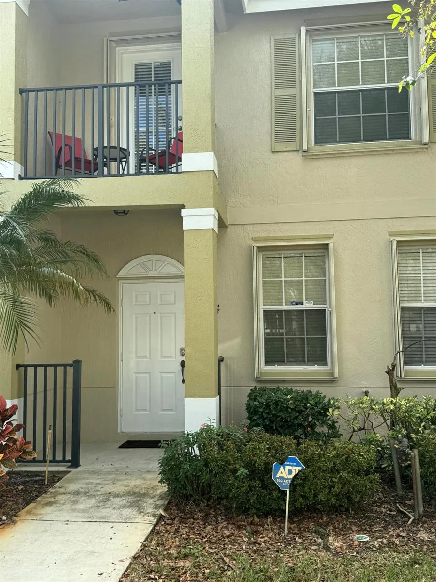 2104 SE Eatonville Drive, Port St. Lucie, FL 34952