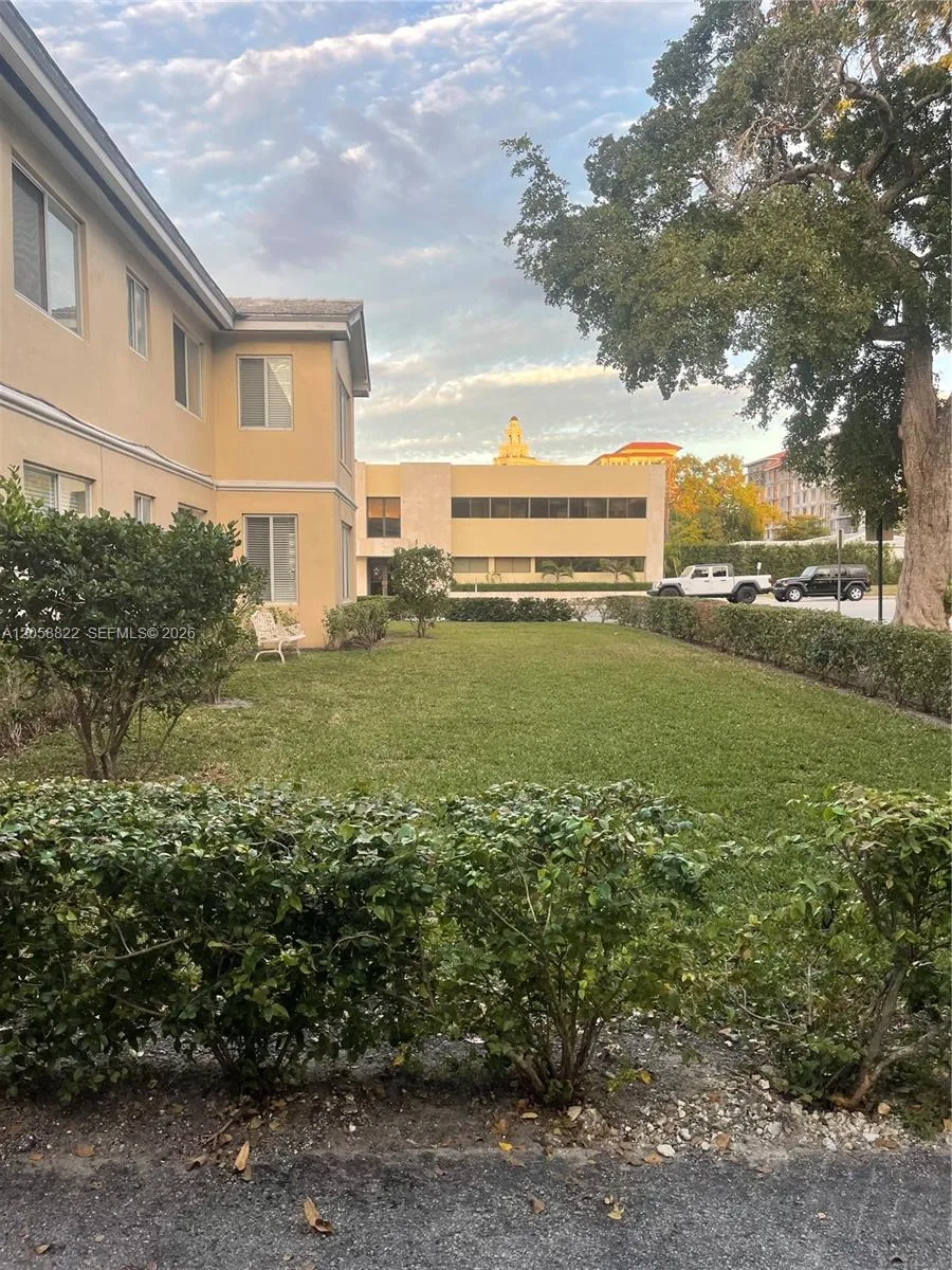 2892 S Le Jeune Rd # 2892, Coral Gables, FL 33134 photo 2