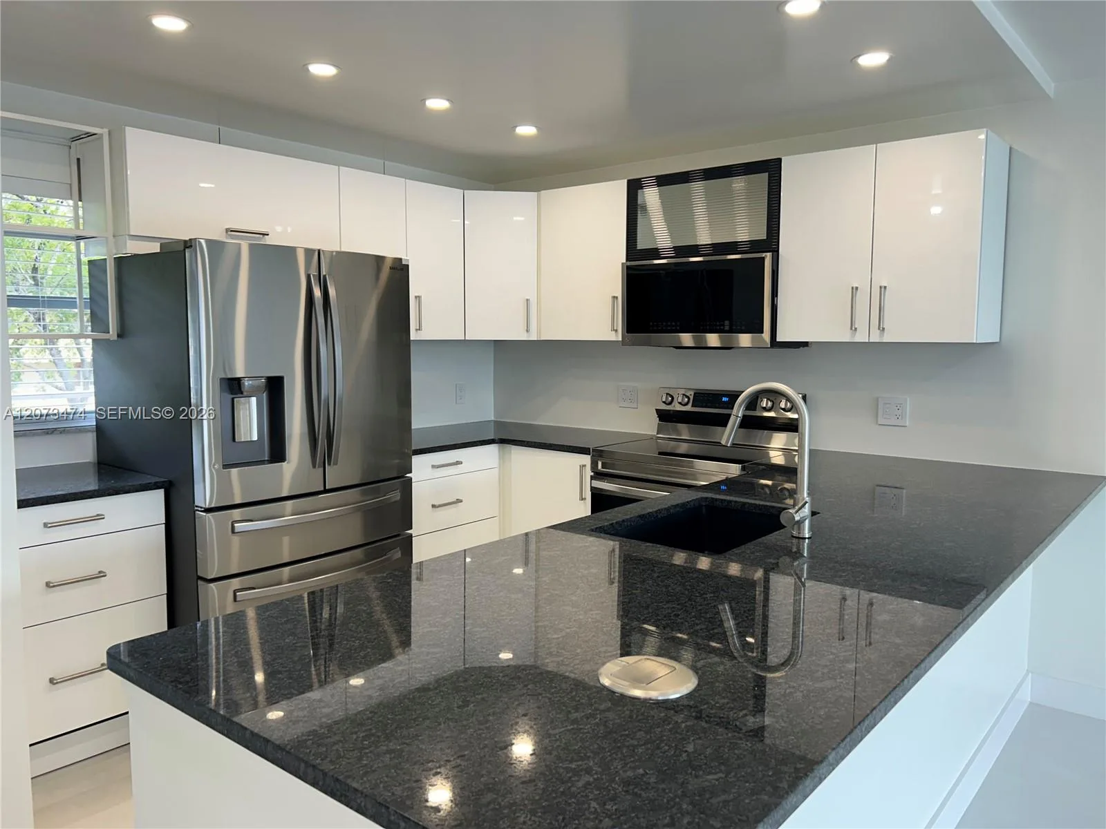 3550 NE 169th St # 304, North Miami Beach, FL 33160 photo 4