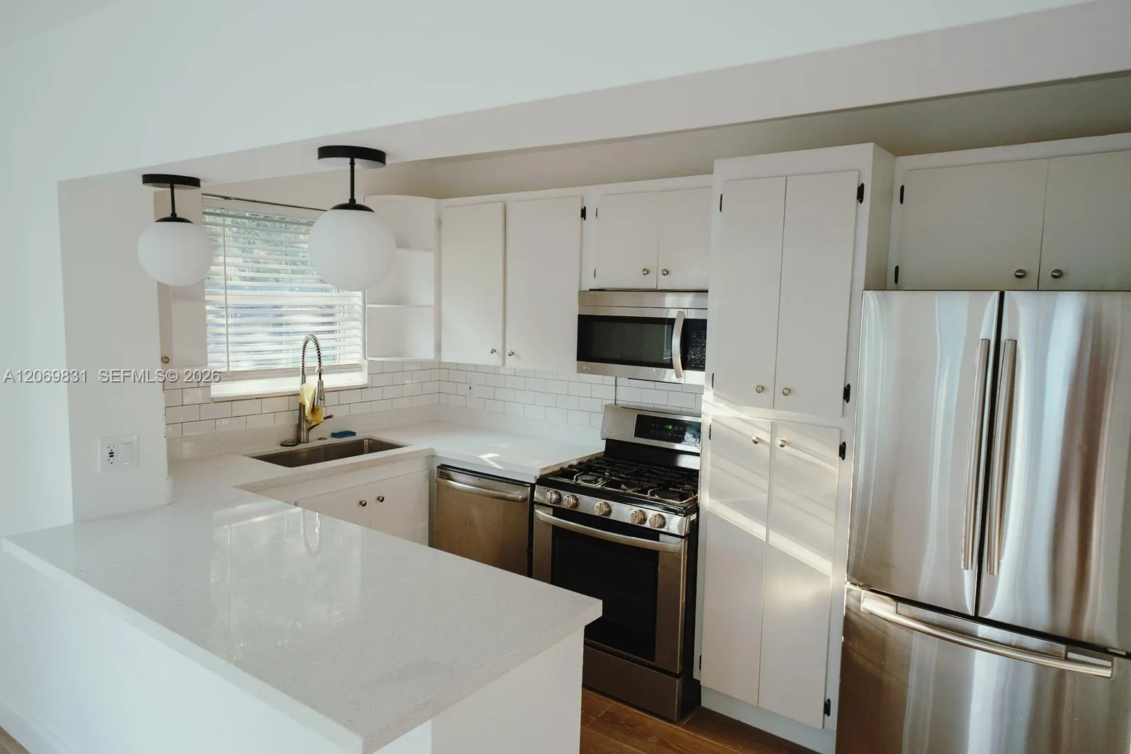 801 NE 144th St, North Miami, FL 33161 photo 6