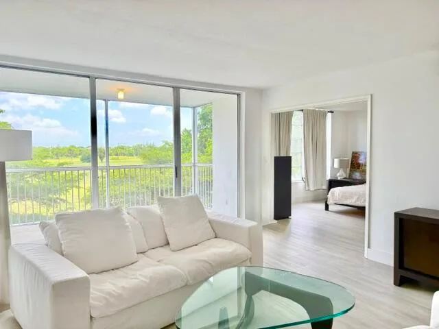 3080 N Course Drive # 407, Pompano Beach, FL 33069