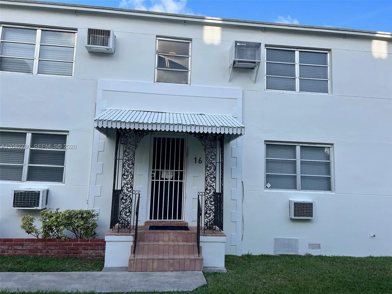 16 Santillane Ave # 4, Coral Gables, FL 33134