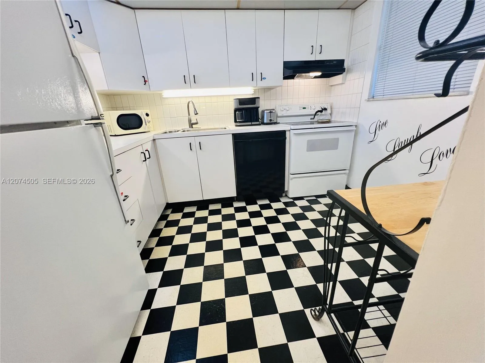 2309 S Cypress Bend Dr # 414C, Pompano Beach, FL 33069 photo 3