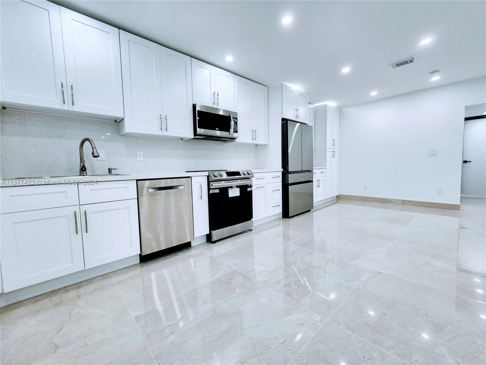 11930 NE 19th Dr # 3, North Miami, FL 33181 photo 6