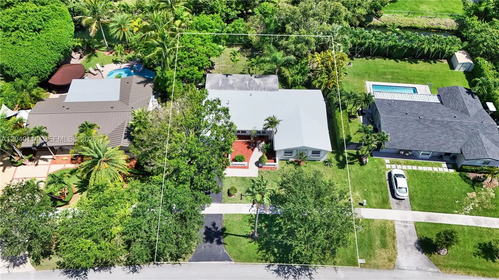 10435 SW 96th St, Miami, FL 33176 photo 2