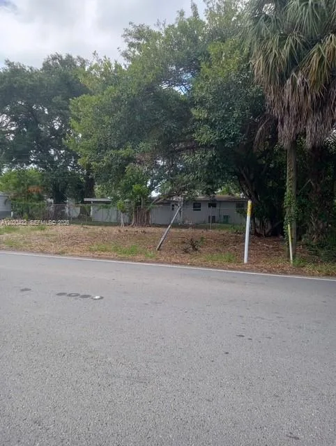 2410 NW 167 St, Miami Gardens, FL 33056 photo 5