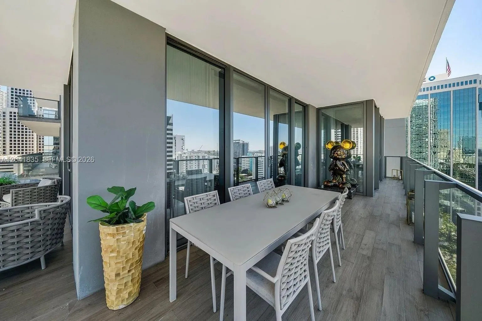 88 SW 7th St # 1212, Miami, FL 33130
