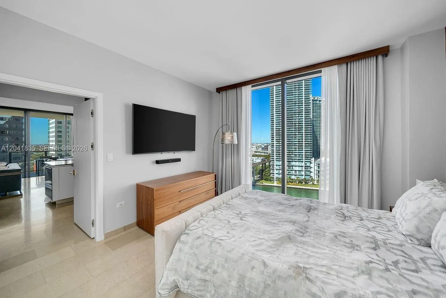 88 SW 7th St # 1212, Miami, FL 33130 photo 12