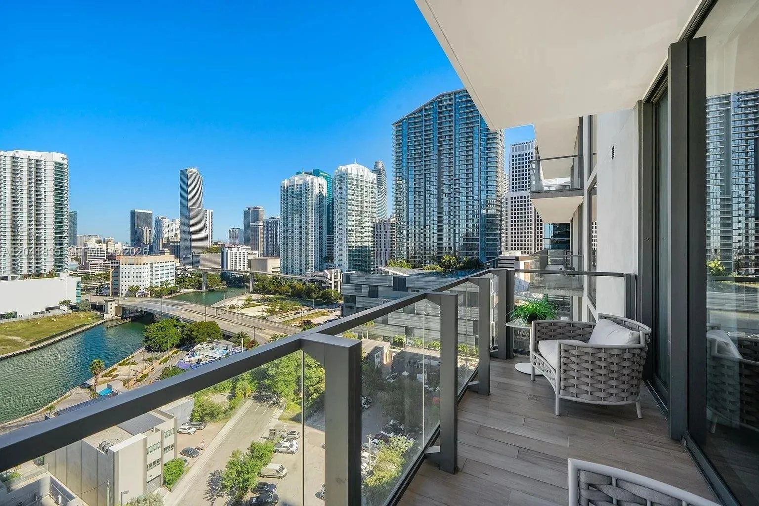 88 SW 7th St # 1212, Miami, FL 33130 photo 2