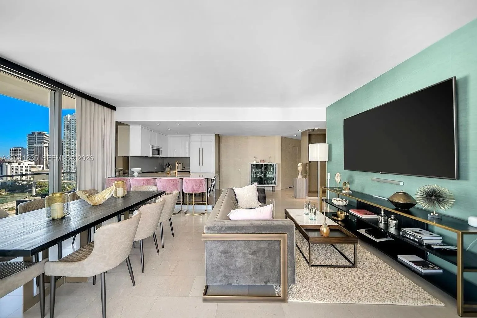 88 SW 7th St # 1212, Miami, FL 33130 photo 3