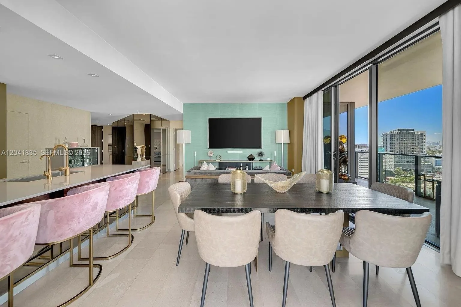 88 SW 7th St # 1212, Miami, FL 33130 photo 4