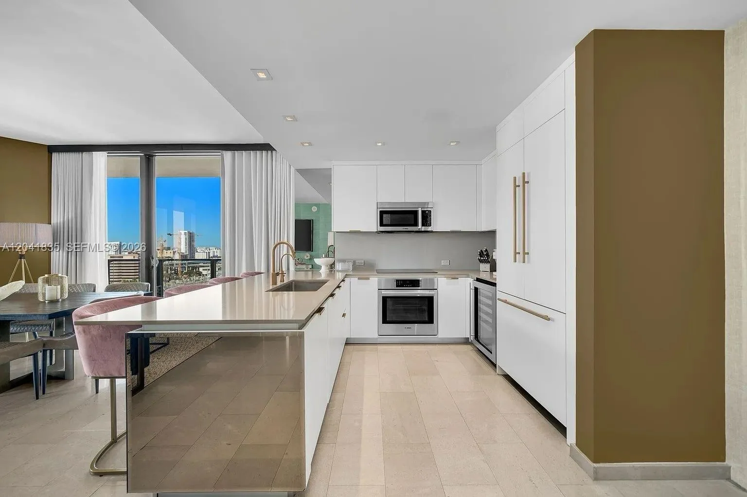 88 SW 7th St # 1212, Miami, FL 33130 photo 9