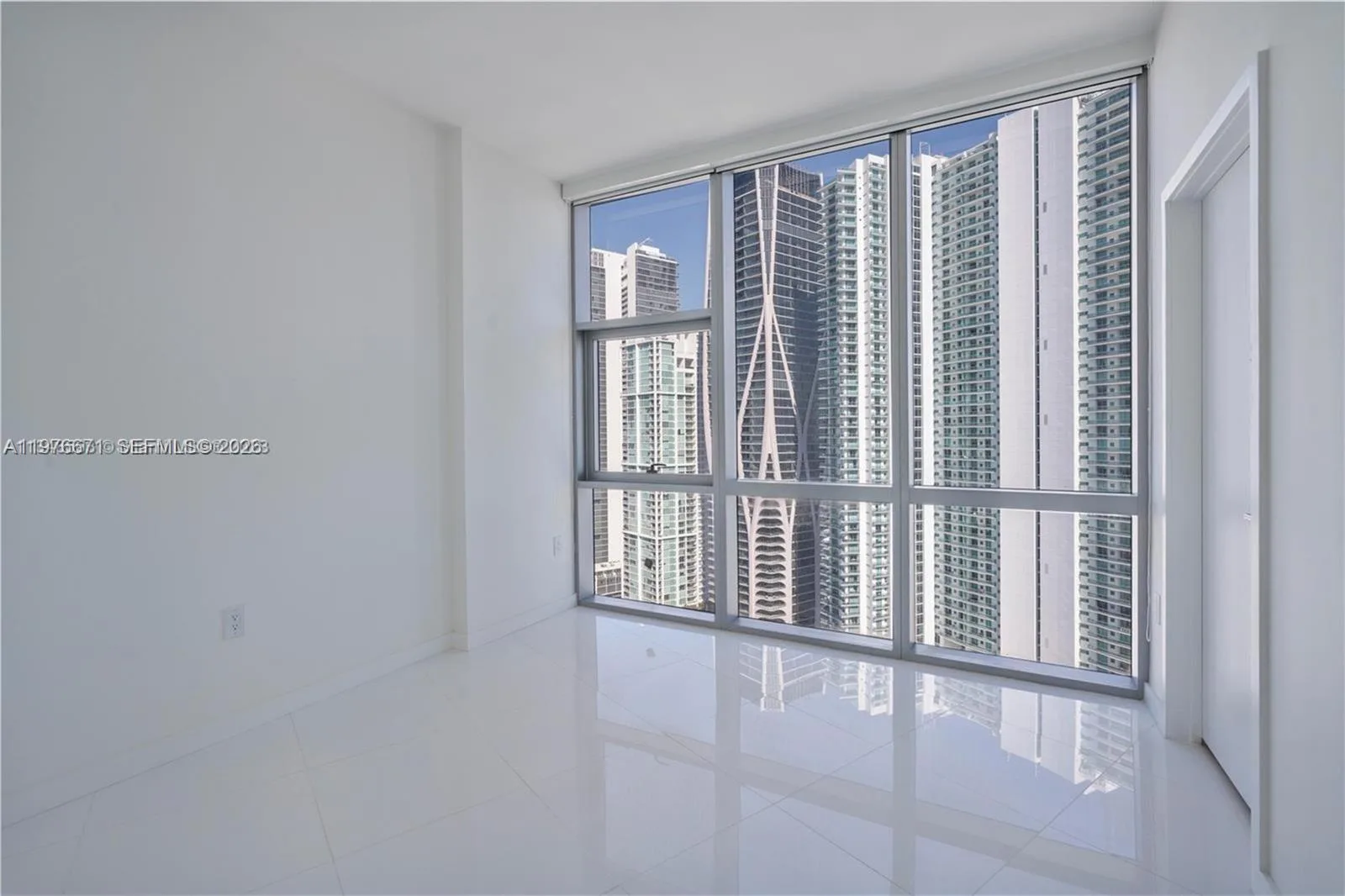 851 NE 1st Ave # 3203, Miami, FL 33132 photo 10