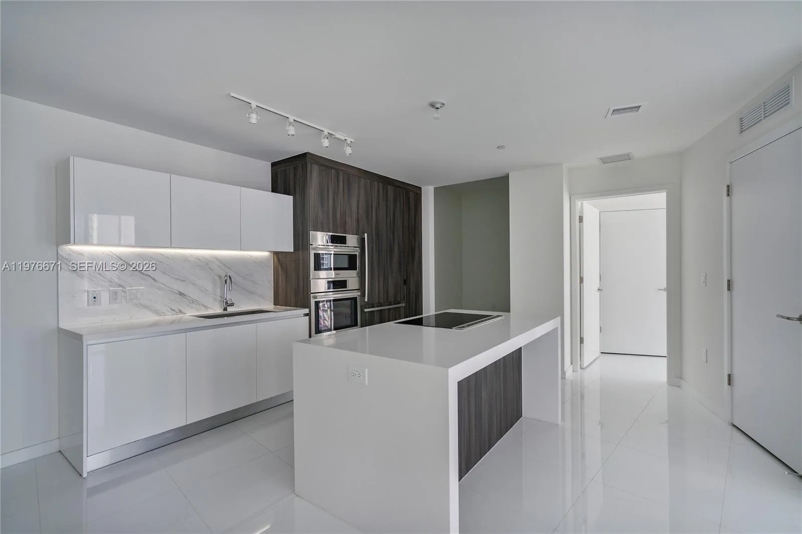 851 NE 1st Ave # 3203, Miami, FL 33132 photo 7