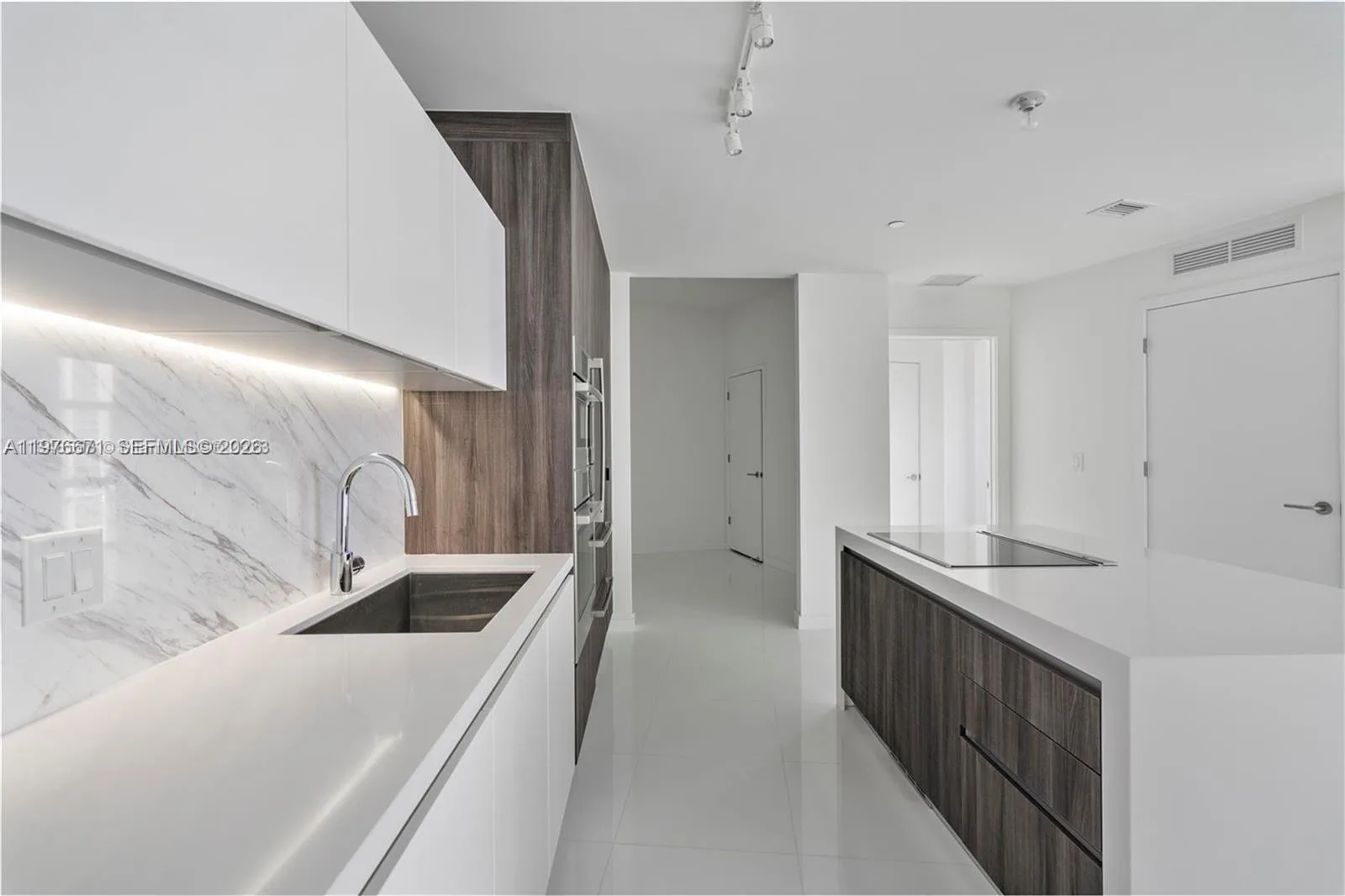 851 NE 1st Ave # 3203, Miami, FL 33132 photo 8