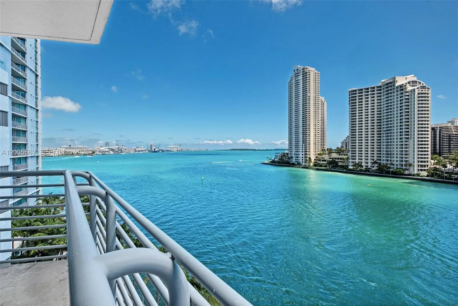 325 S Biscayne Blvd # 823, Miami, FL 33131 photo 10