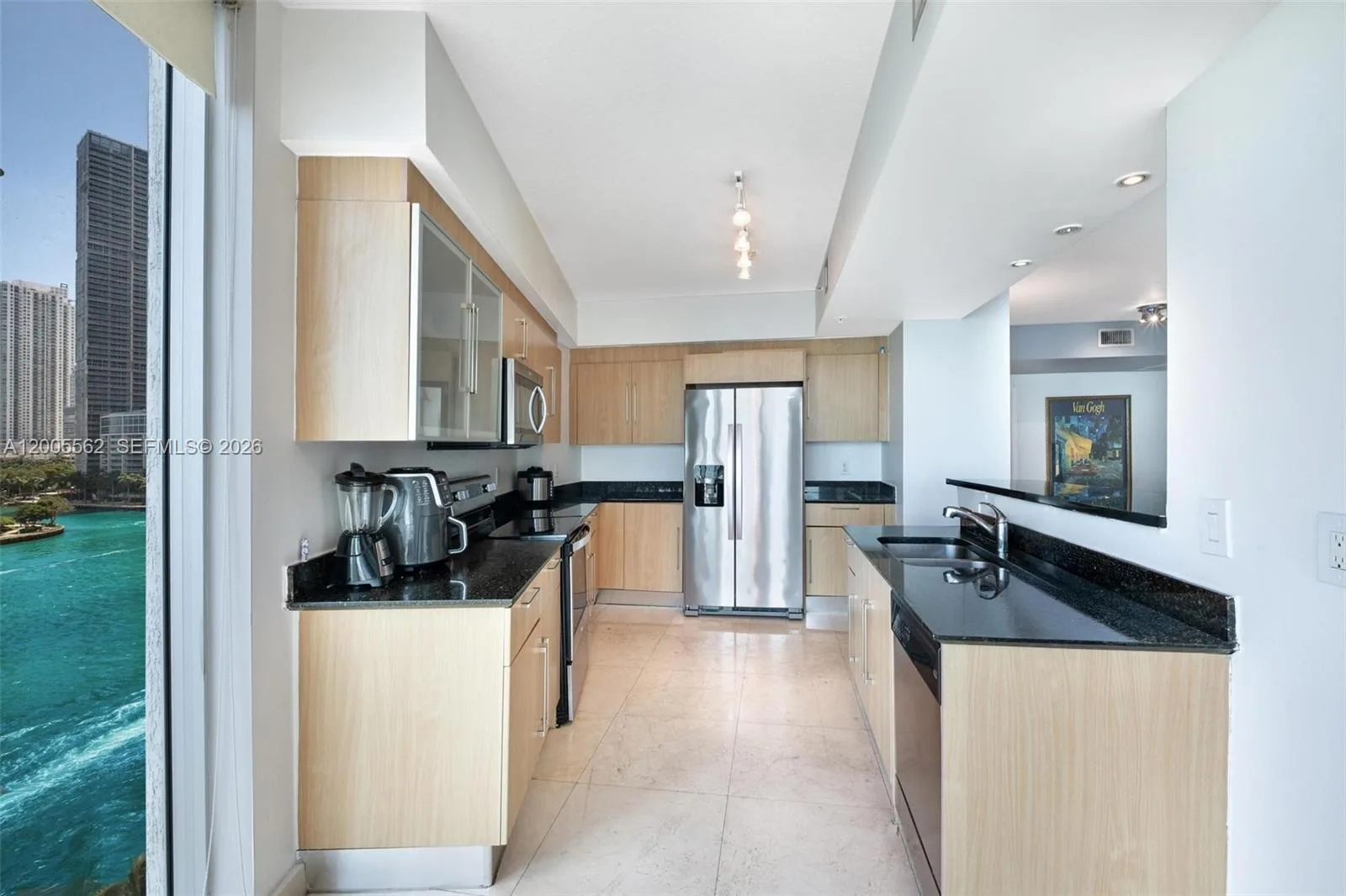 325 S Biscayne Blvd # 823, Miami, FL 33131 photo 7