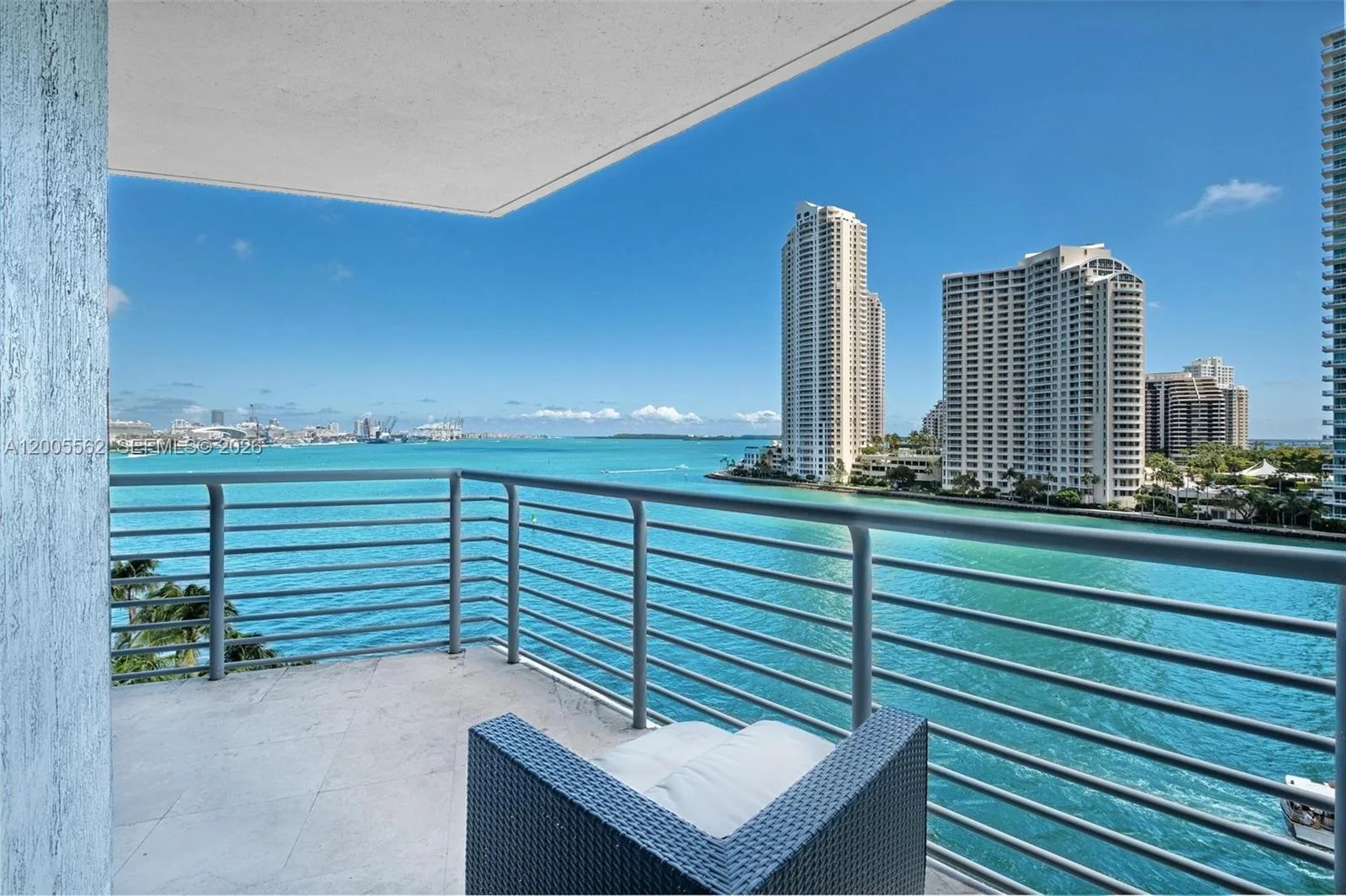 325 S Biscayne Blvd # 823, Miami, FL 33131 photo 9