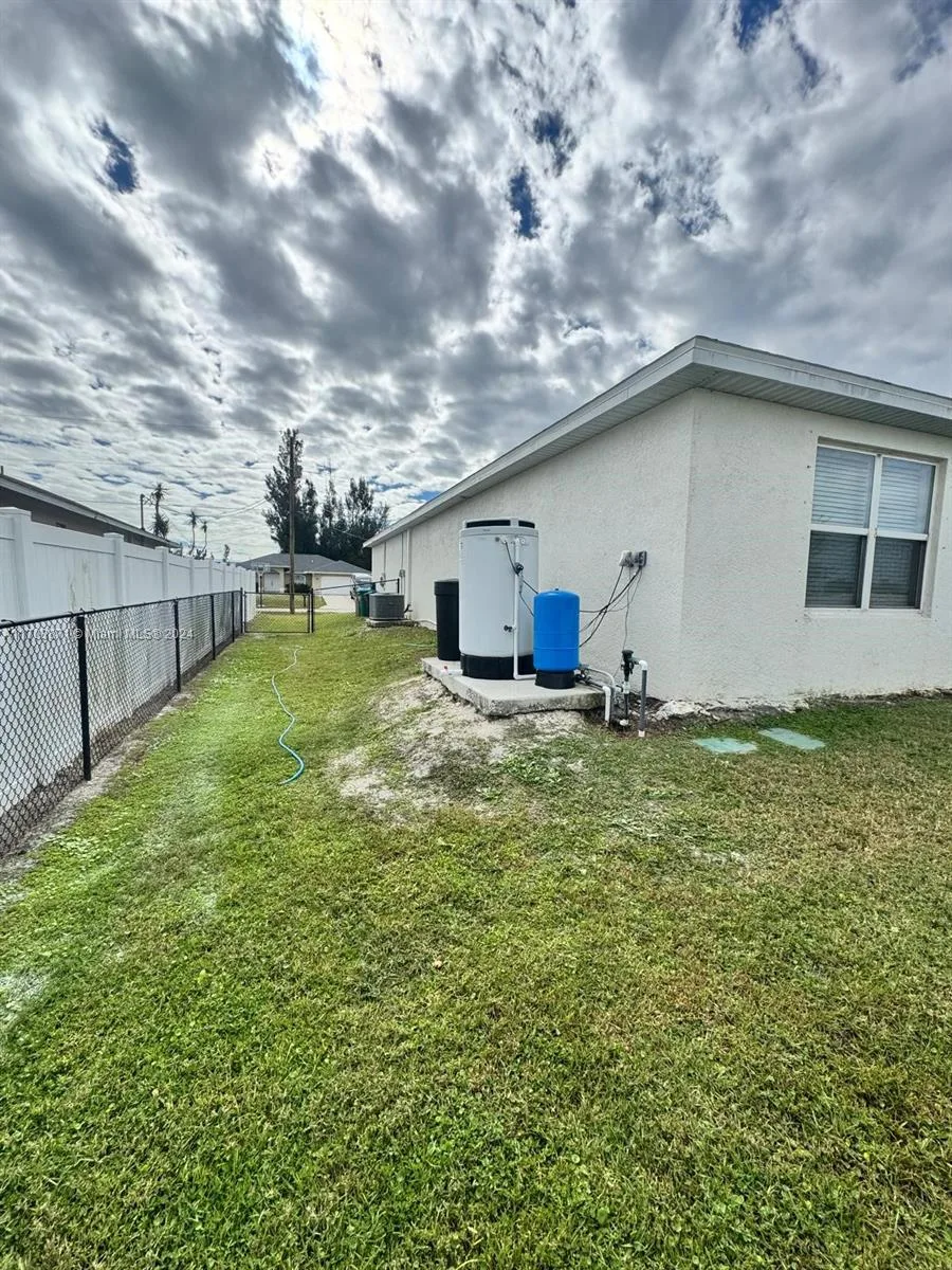 2829 NW 7TH TER # 2829, Cape Coral, FL 33993 photo 5