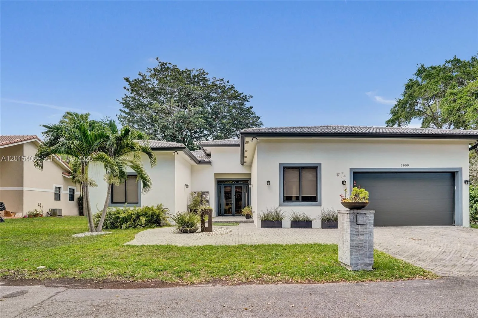 3909 SW 54th Ct, Dania Beach, FL 33312