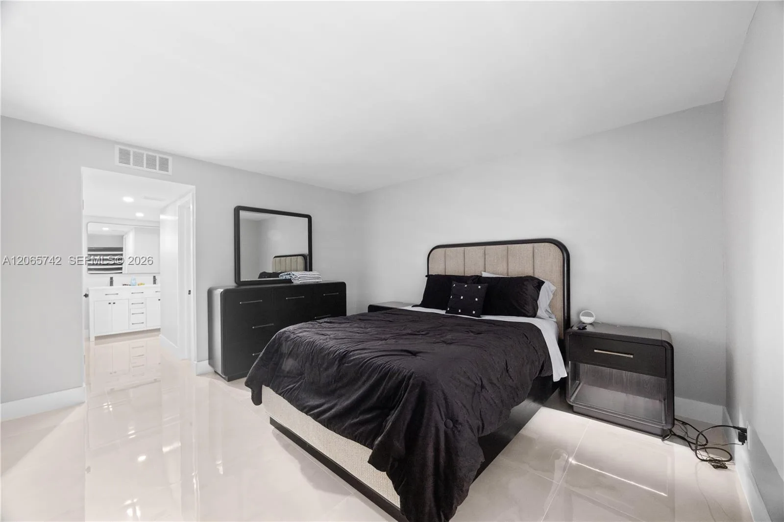 2302 S Cypress Bend Dr # 306, Pompano Beach, FL 33069 photo 10