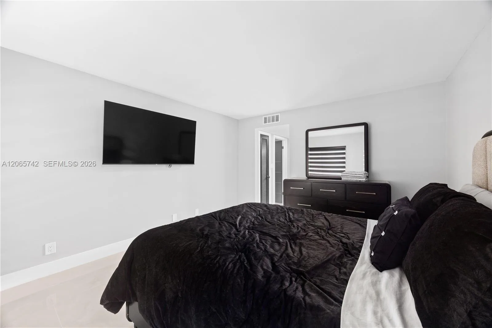 2302 S Cypress Bend Dr # 306, Pompano Beach, FL 33069 photo 11