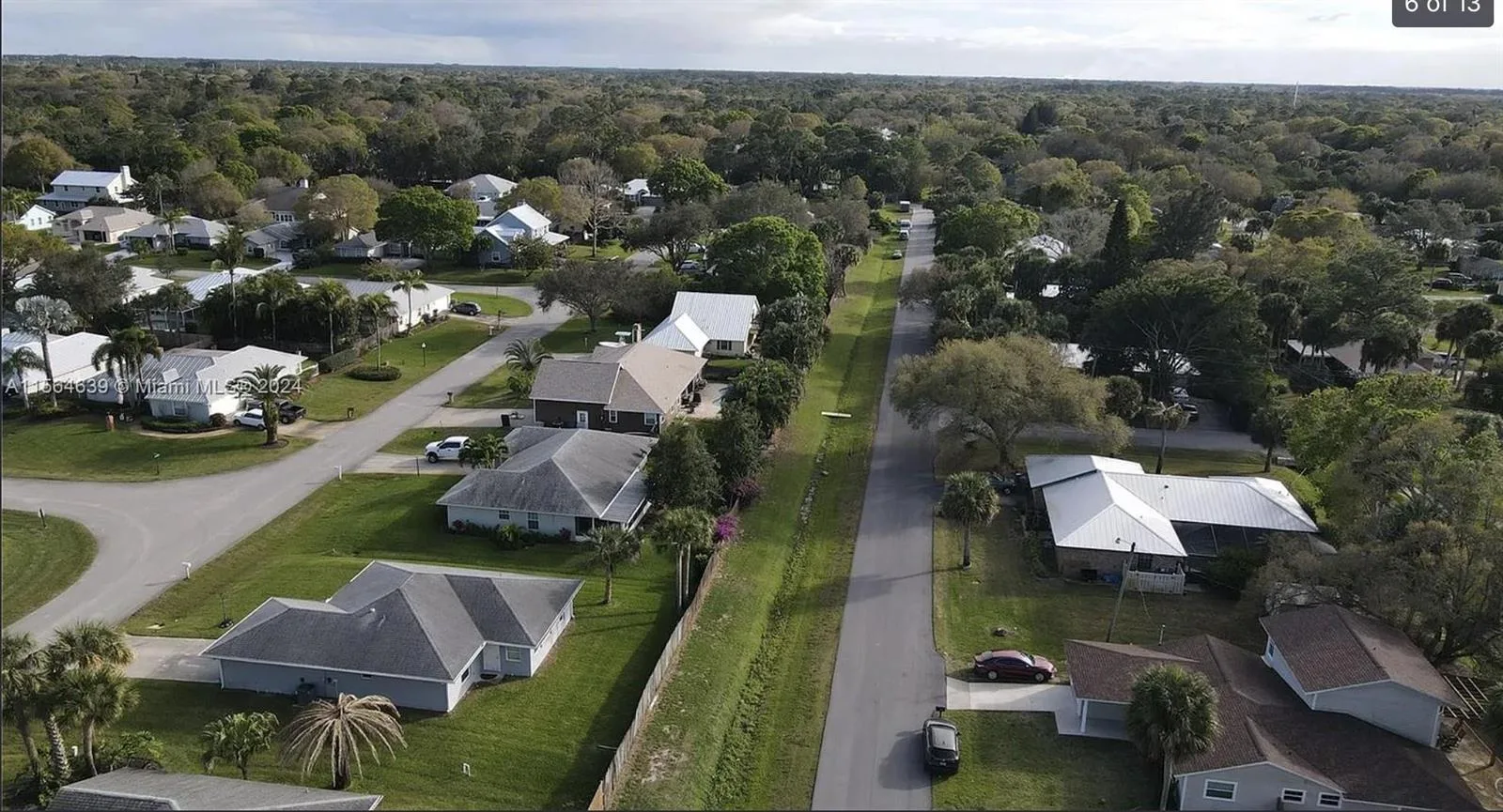 755 38th Court, Vero Beach, FL 32968 photo 2