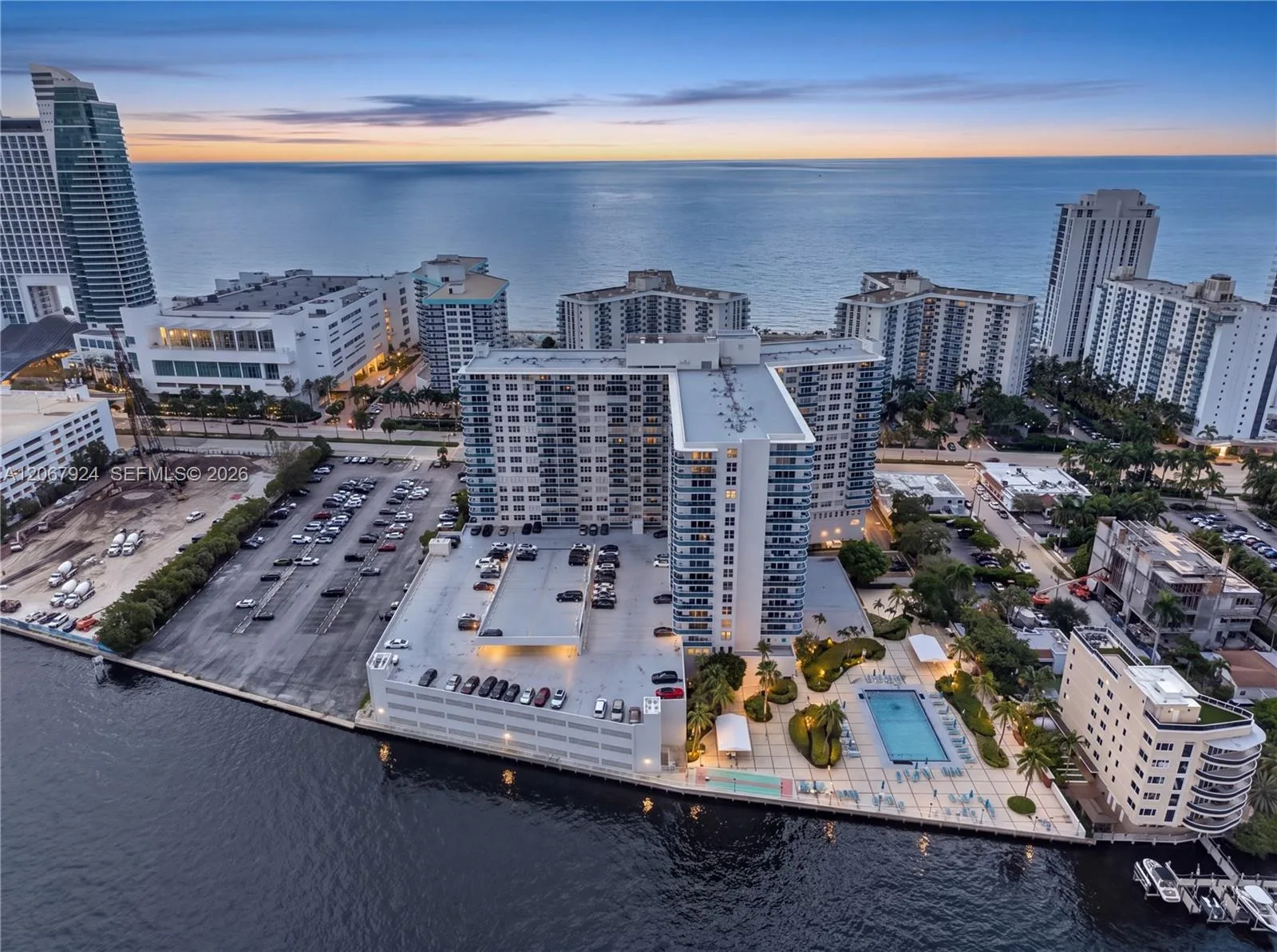 3800 S Ocean Dr # 802, Hollywood, FL 33019