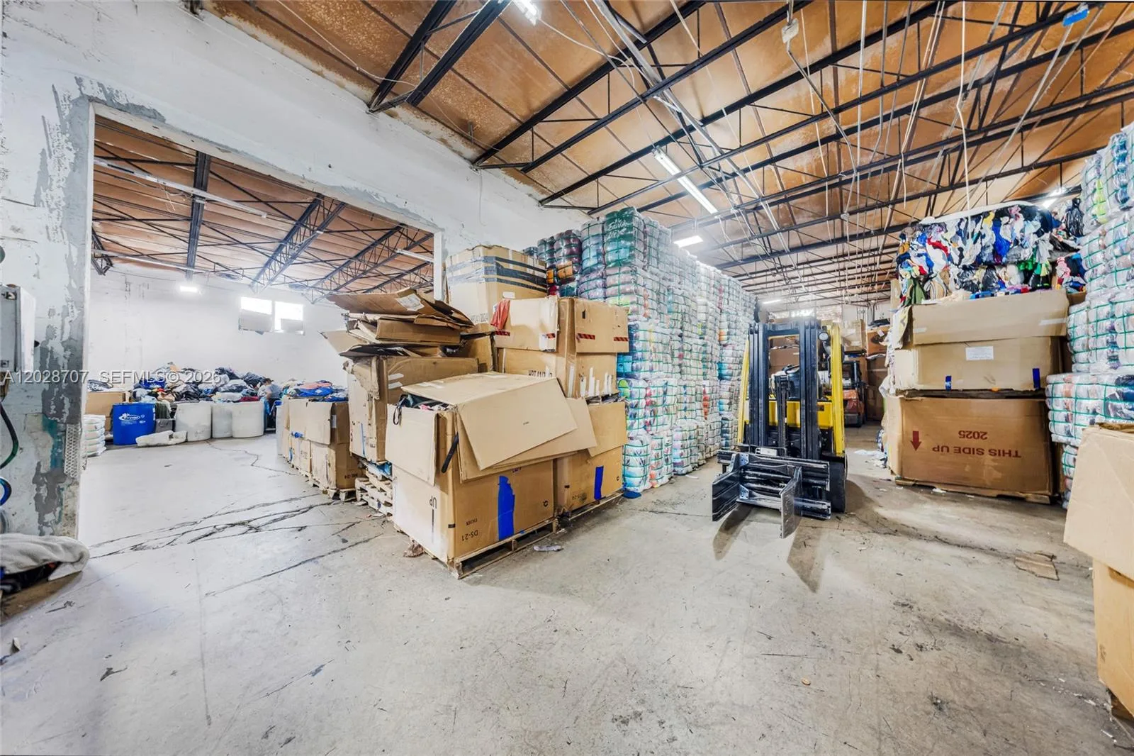 1085 E 27th St, Hialeah, FL 33013