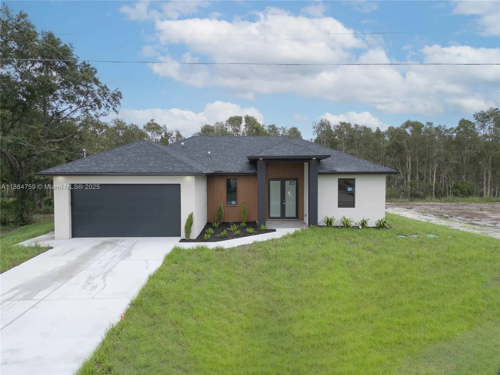 607 Pelee Ave, Lehigh Acres, FL 33974 photo 3