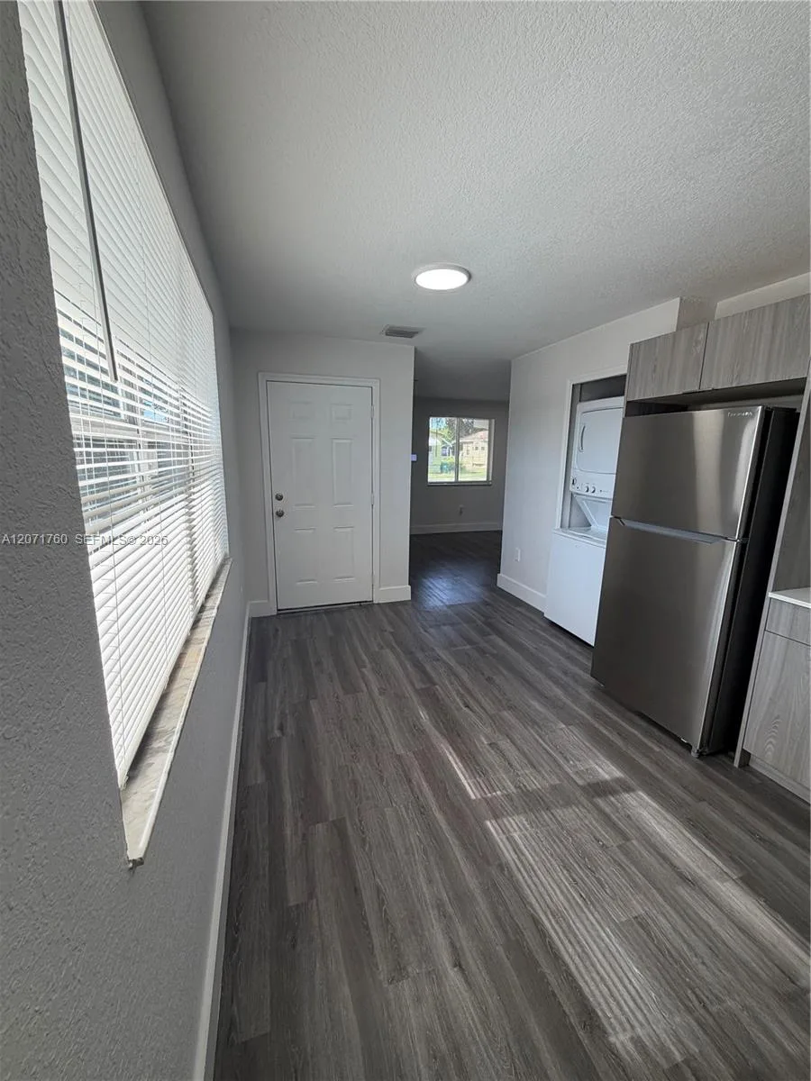 590 NW 58th St, Miami, FL 33127 photo 2