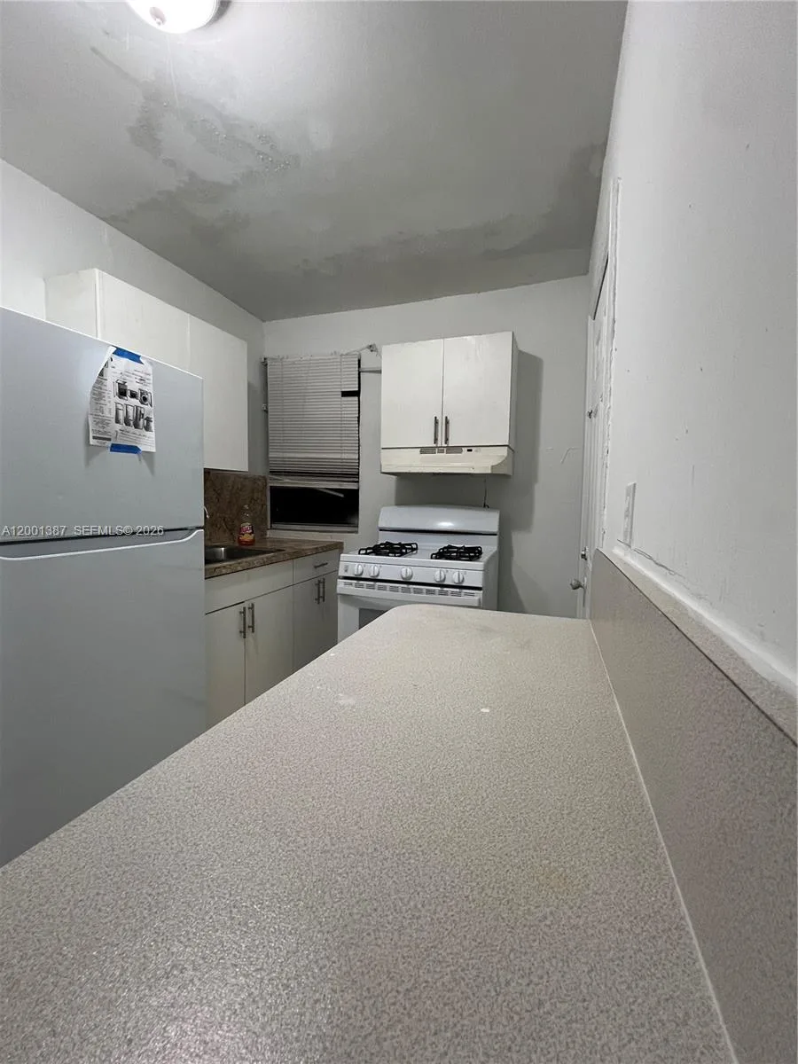 413 NW 33rd St # A, Miami, FL 33127 photo 4