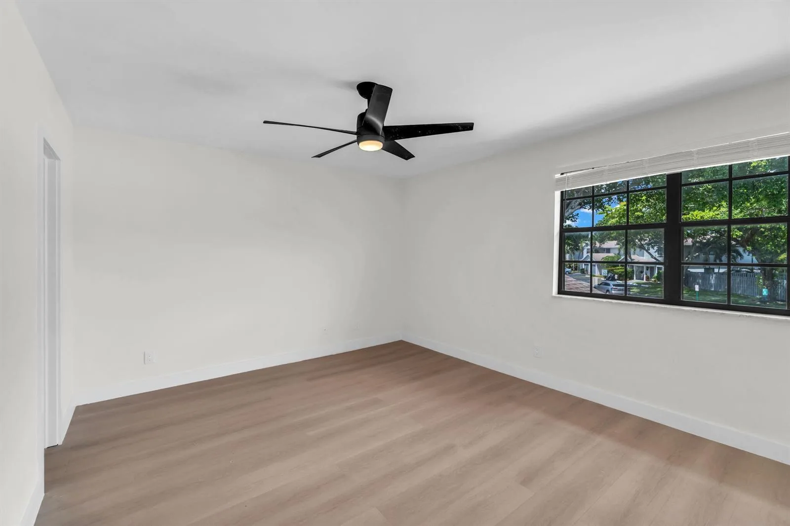 176 NW 106th Terrace, Pembroke Pines, FL 33026 photo 6