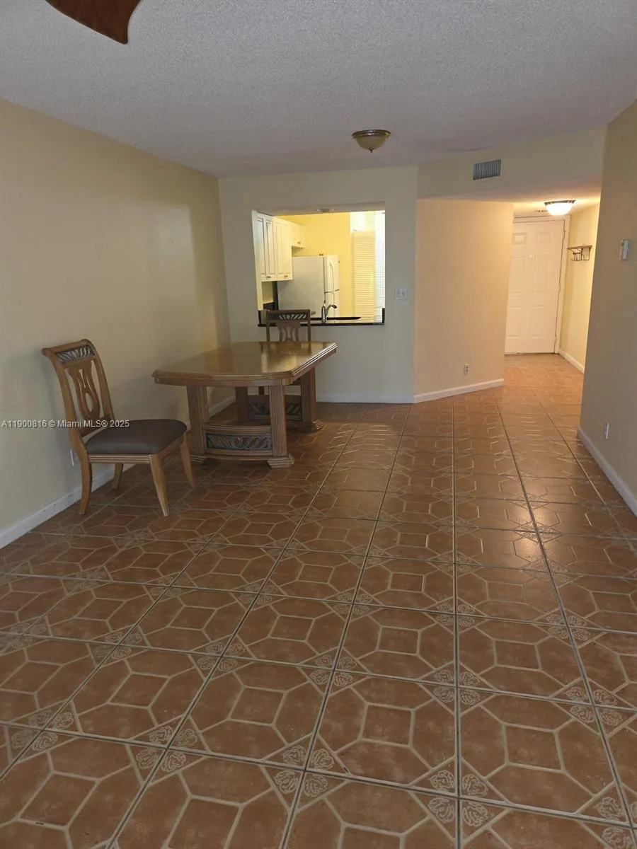 117 Lake Emerald Dr # 108, Oakland Park, FL 33309 photo 2