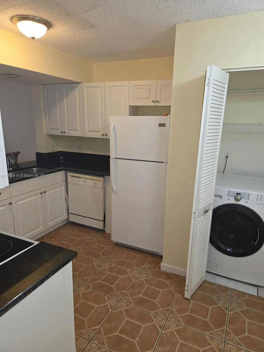 117 Lake Emerald Dr # 108, Oakland Park, FL 33309 photo 7