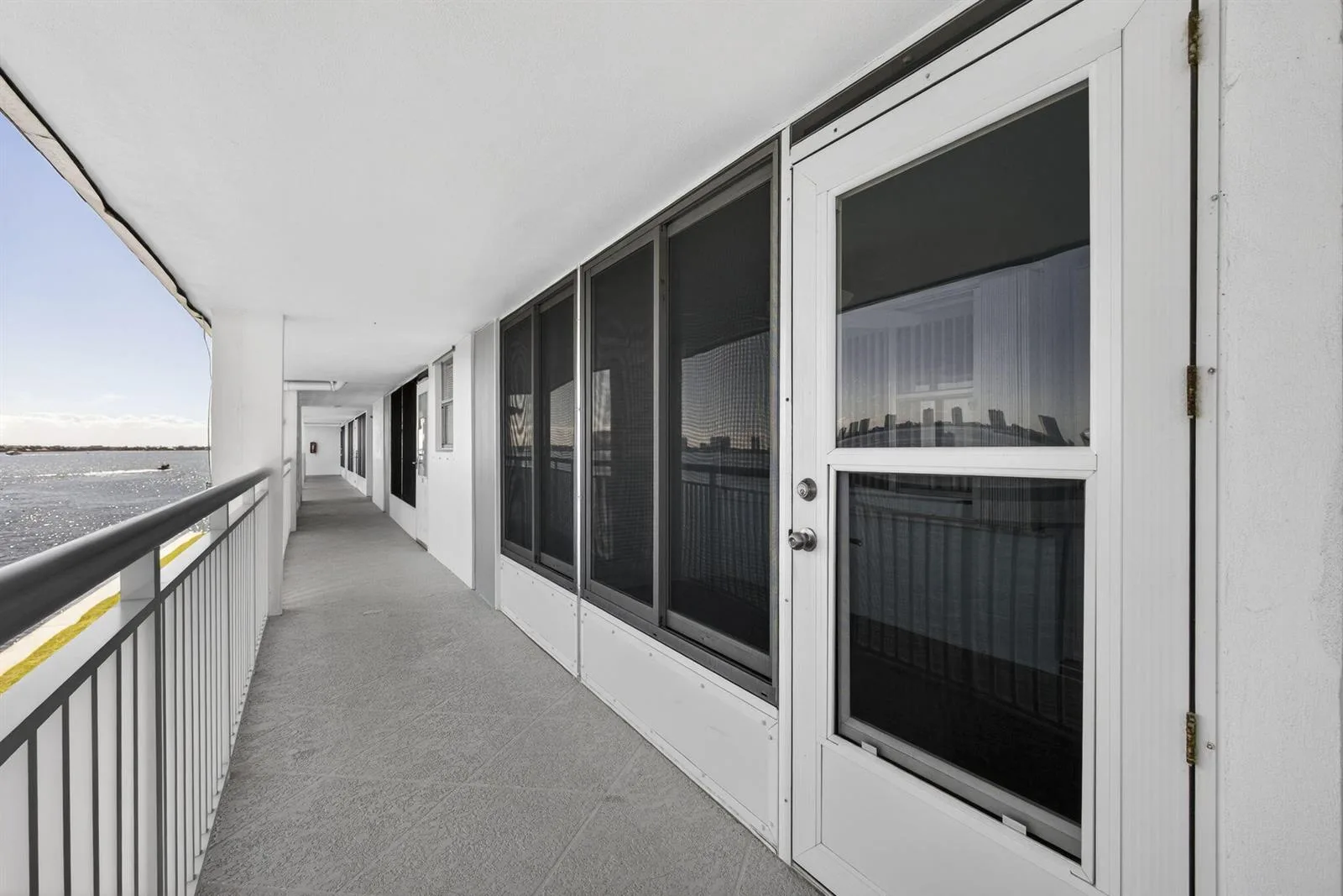 100 Shore Court # 307, North Palm Beach, FL 33408 — zdjęcie 2