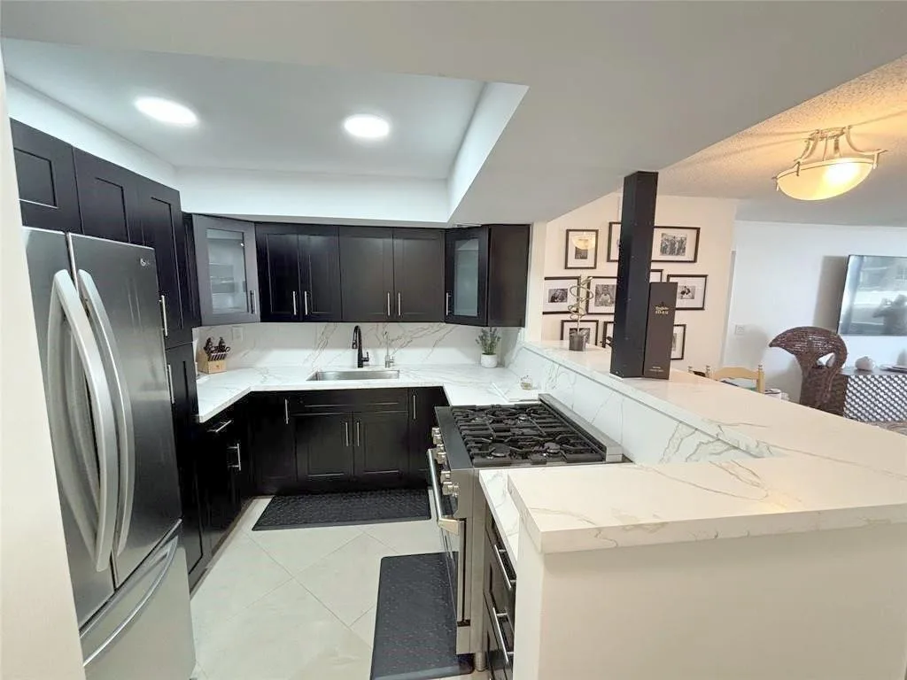 3140 S Ocean Drive # 809, Hallandale Beach, FL 33009