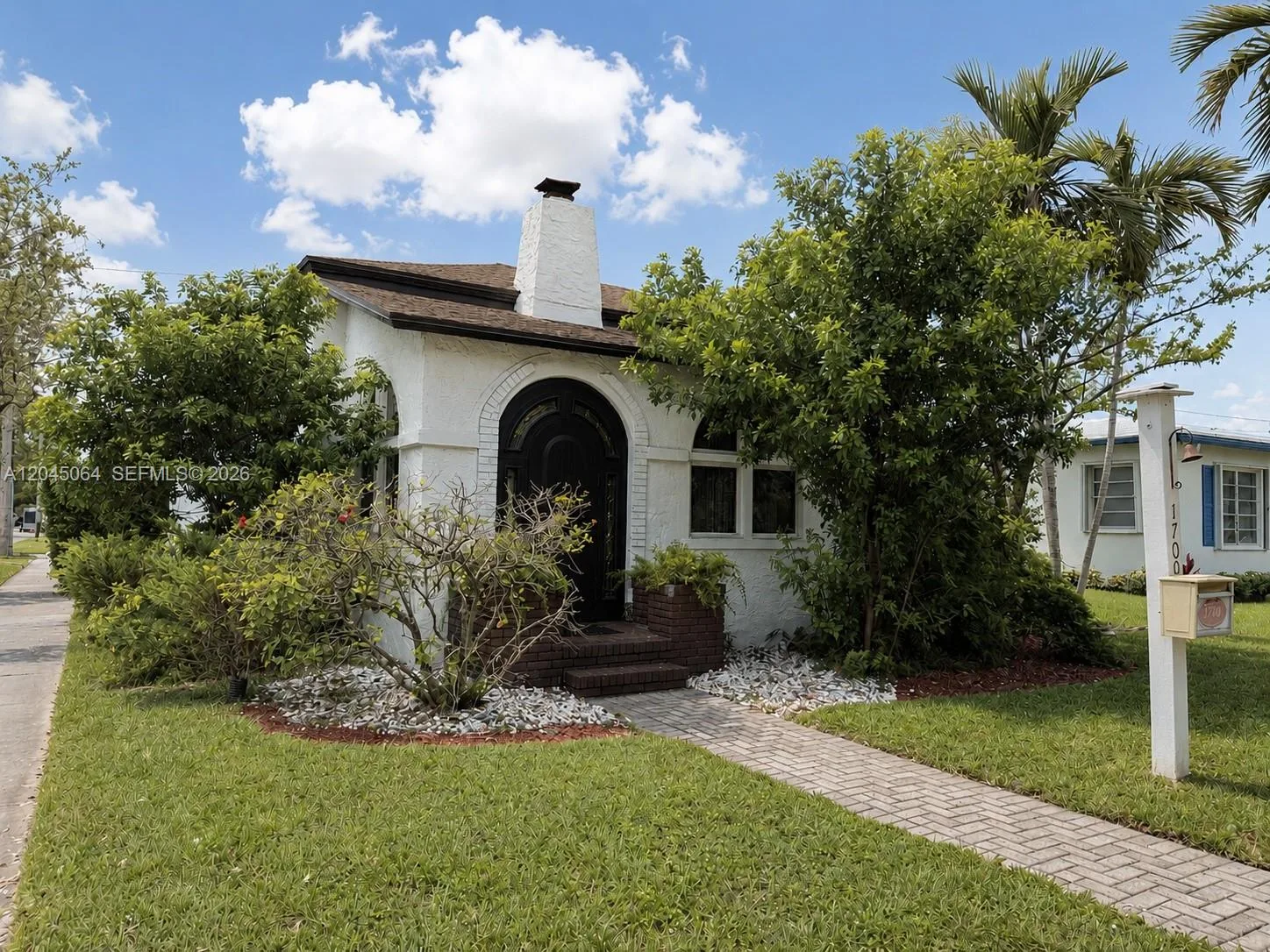 1700 Dewey St, Hollywood, FL 33020