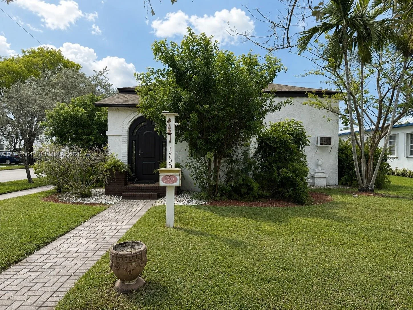1700 Dewey St, Hollywood, FL 33020 photo 2