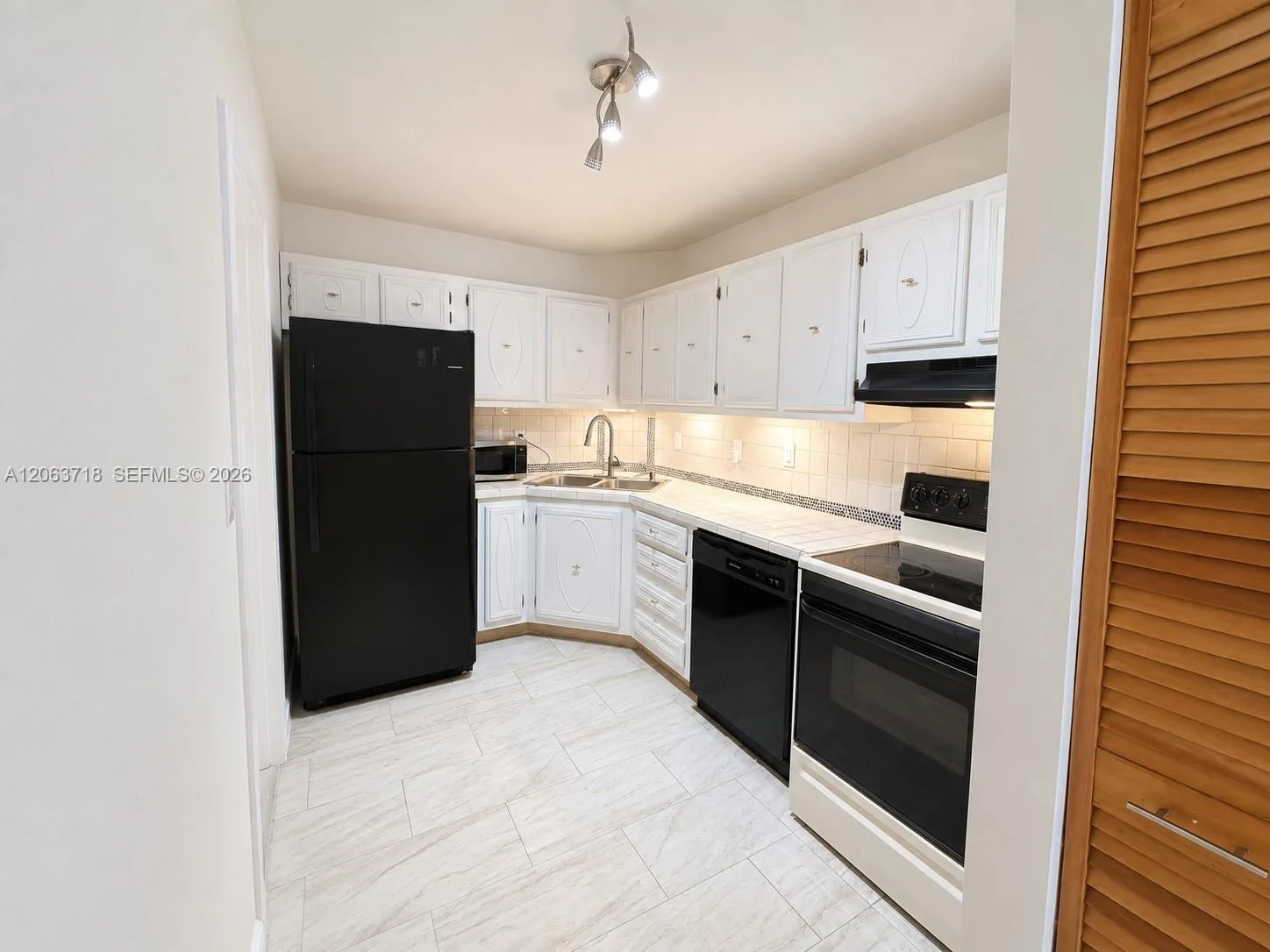3101 Oakland Shores Dr # H203, Oakland Park, FL 33309 photo 6