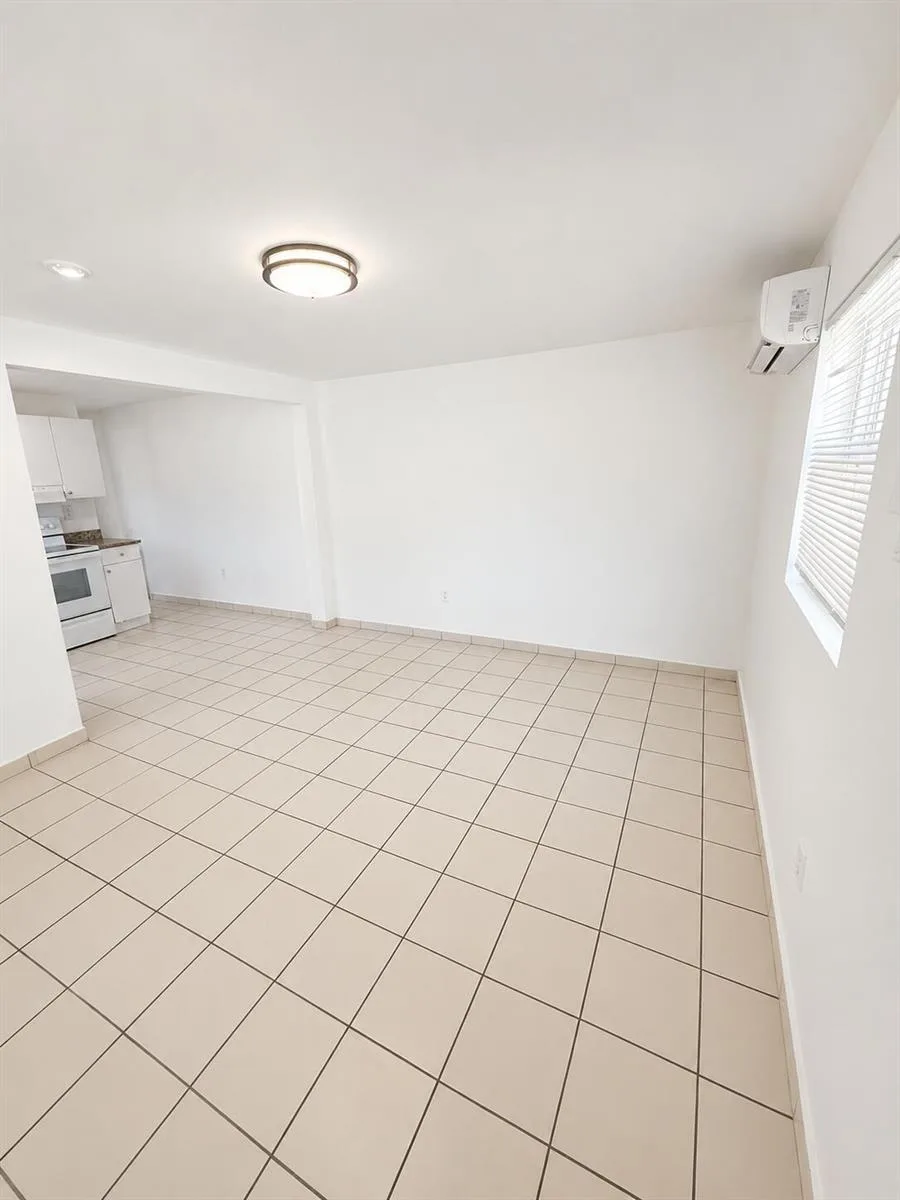 1725 NE 148TH Street # 5, Miami, FL 33181 photo 3