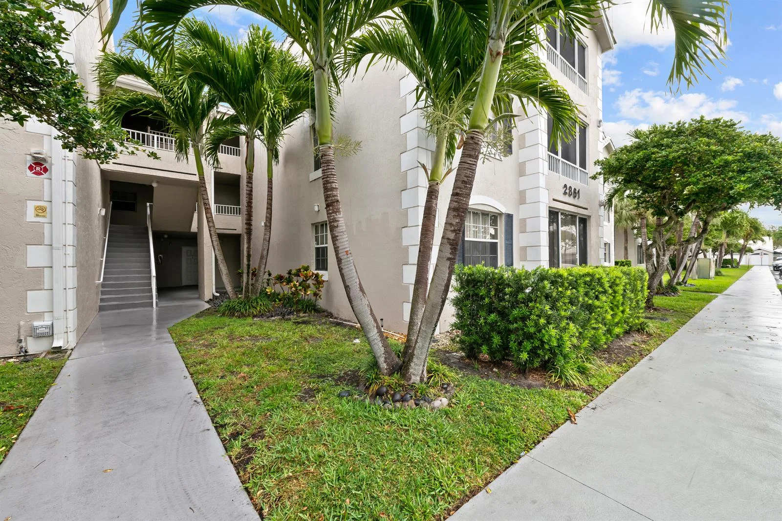 2861 N Oakland Forest Drive # 202, Oakland Park, FL 33309