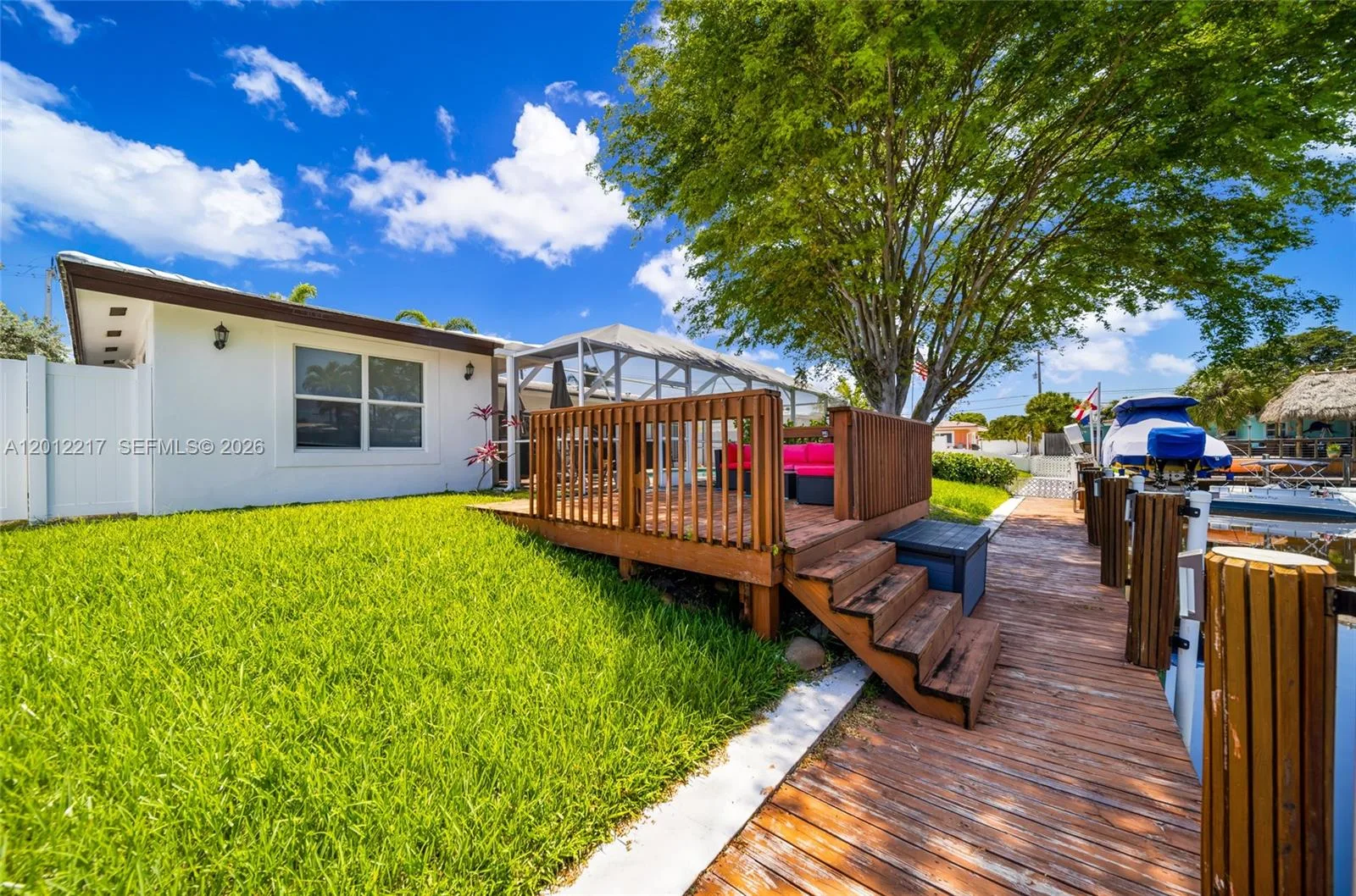 31 SE 12th St, Pompano Beach, FL 33060 photo 2