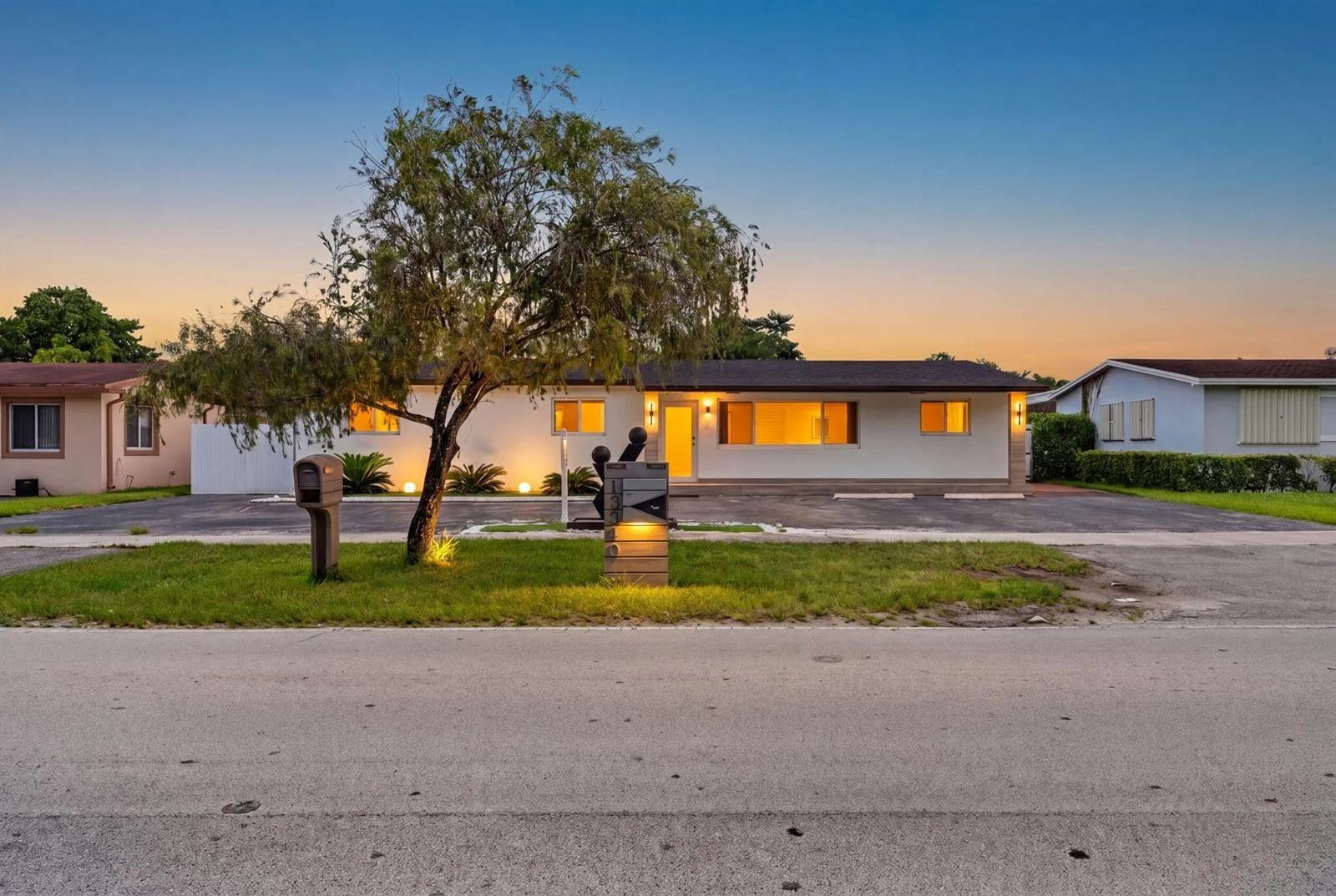 10040 SW 32nd Street, Miami, FL 33165