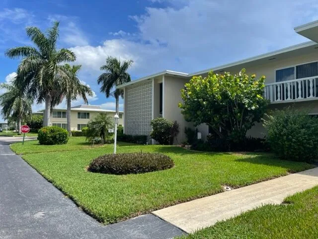 90 S Blvd Boulevard # 2b, Boynton Beach, FL 33435