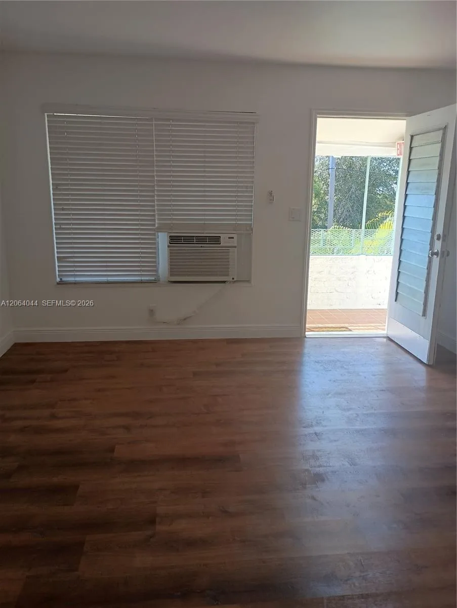 545 74 # 8, Miami Beach, FL 33142