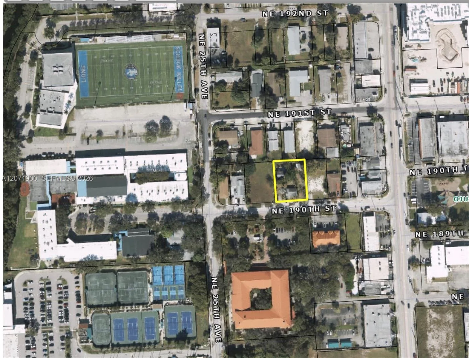 2549 NE 190th St, Miami, FL 33180 photo 3